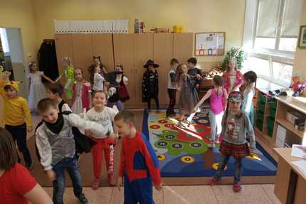 Karneval ve školní družině v Bratrské IMG-20190219-WA0009.jpg